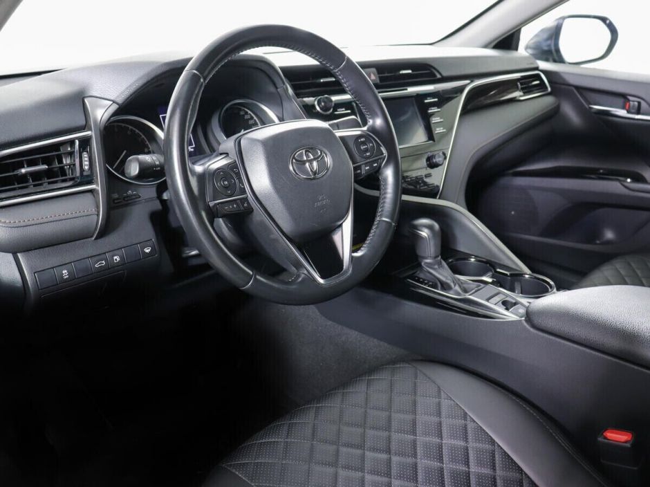 Toyota Camry 2.5 АКПП, 2018, 62 000 км фото 5