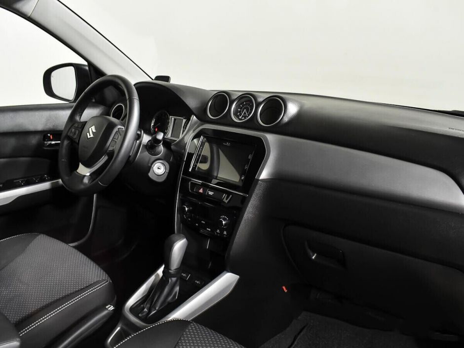 Suzuki Vitara 1.6 АКПП, 2019, 51 000 км фото 8